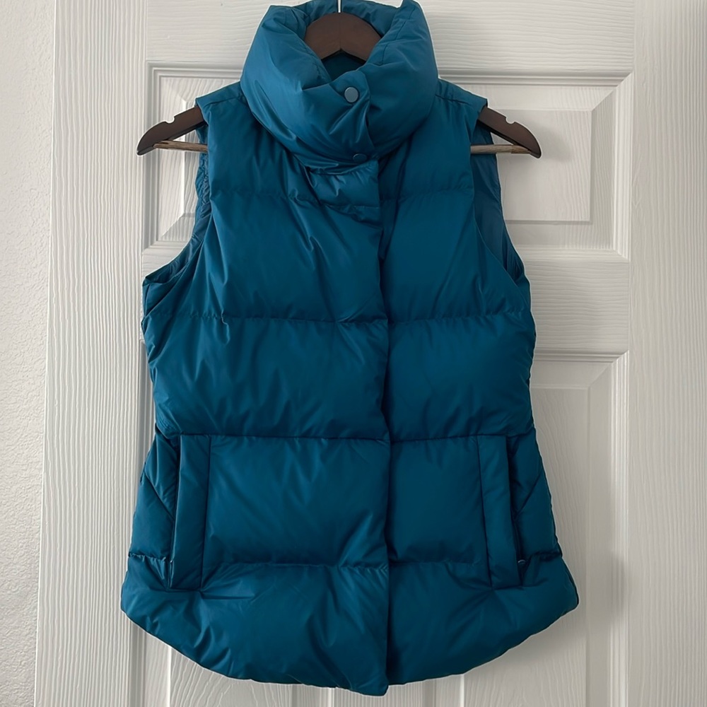 Athleta Teal Puffer Vest